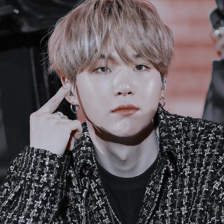 KPOPERALEATRIA7's tweet photo. #NewProfilePic https://t.co/mpOGah5BXy