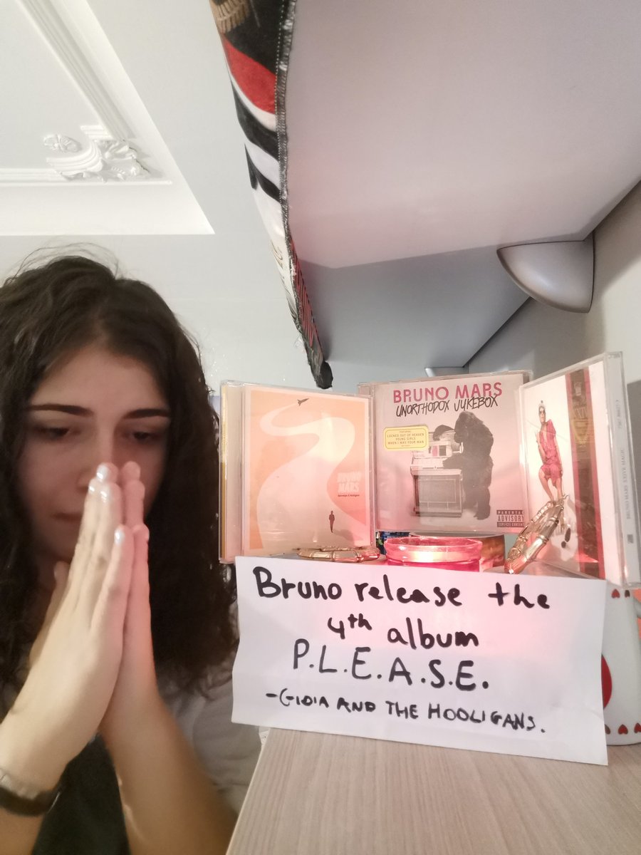 UnorthodoxxJ's tweet photo. @BrunoMars I'm not asking, I'm begging...
please 🥺
#brunomars #hooligan #hooligans #unorthodoxjukebox #doowoopsandhooligans #24kmagic https://t.co/iNYPzlw08M