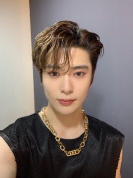 200909|| يبدو ان صورة جايهيون التقطت في نفس اليوم الذي حدث بهذا السيلفي😭😭