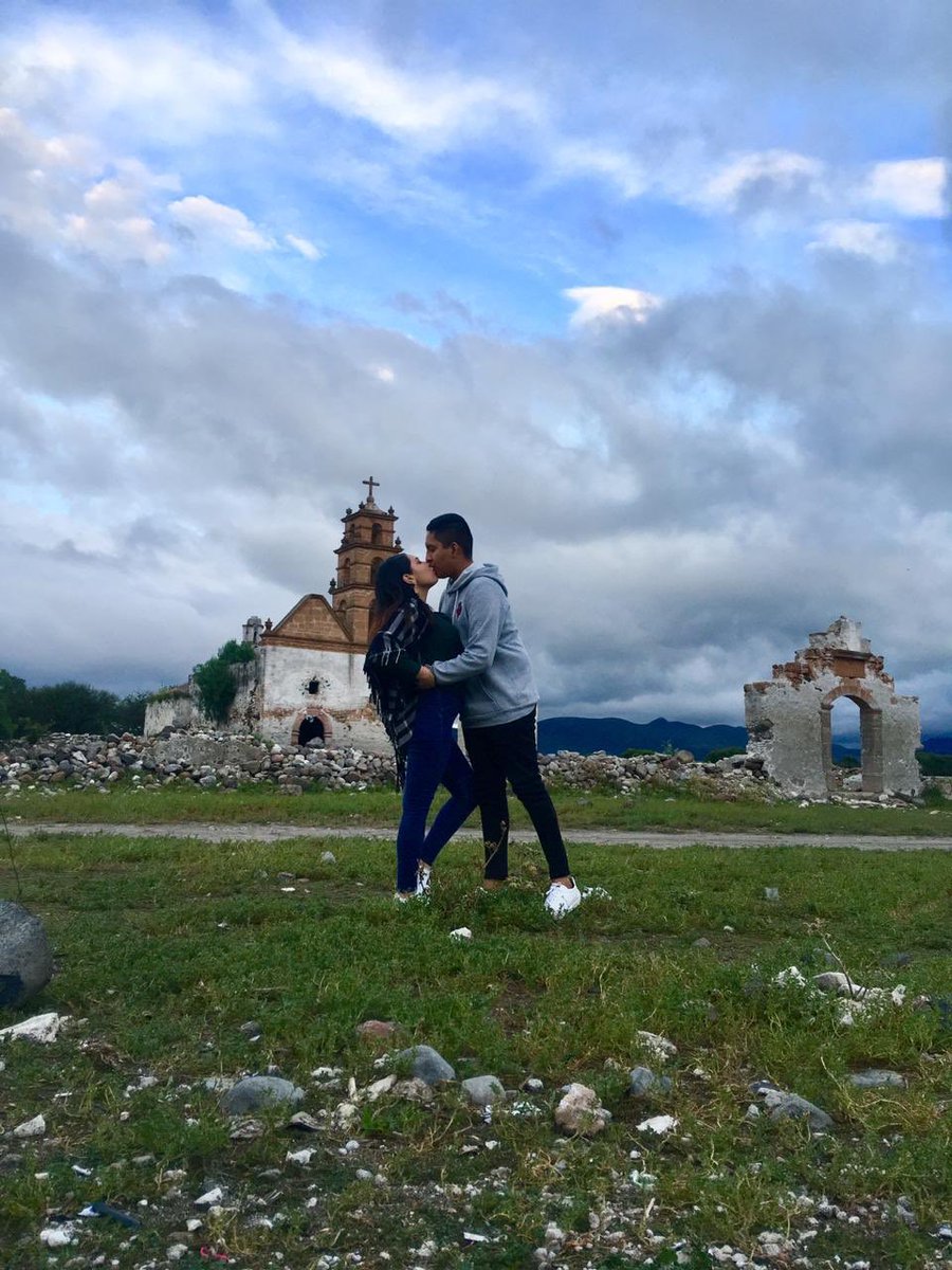 dany_jdt's tweet photo. @Yocelin_Cts7 qué tal el lugar donde te lleve? Todo bonito no? Pero principalmente tu compañía,gracias por todo!! ❤️❤️❤️
Te amo mucho ♥️♥️♥️
Por mas días así
🙏🏽 https://t.co/wmNmZPrhQW