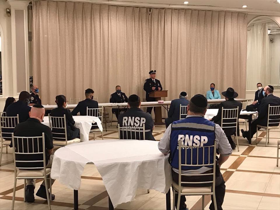 NYPD101Pct's tweet photo. A very productive meeting with our Jewish Community detailing the upcoming High Holy Days. Thank you Chief Beltran for joining us.
#HighHolyDaysDiscussion #CollaborativeEffort #101Pct https://t.co/7VzQBqwrdL
