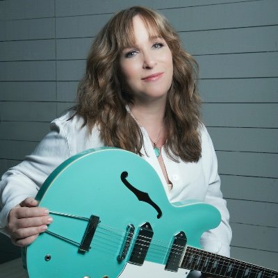 WordSong_'s tweet photo. Privileged to interview two of the greatest songwriters today: different genres but both absolute masters of their craft @gretchenpeters @kristinhersh in the forthcoming issue of @RocknReelR2 out soon. #SongsOfMickeyNewbury #throwingmuses #sunracket https://t.co/GFOTiJJxkY