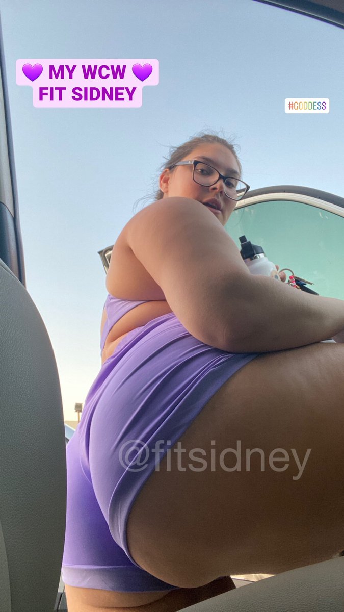 juandc51ws's tweet photo. @FitSidney Is My #WCW I Really Love the View of Her Big Beautiful Curvy Booty in this Picture & She Looks very Pretty in Purple too. Enjoy your Wednesday Evening Love 😘😘💜💜💜💜 #WomenCrushWednesday #FitSid #FitSidney #QueenFitSid #Goddess #CurvyWomenAreBeautiful https://t.co/iVtGXrW7ej
