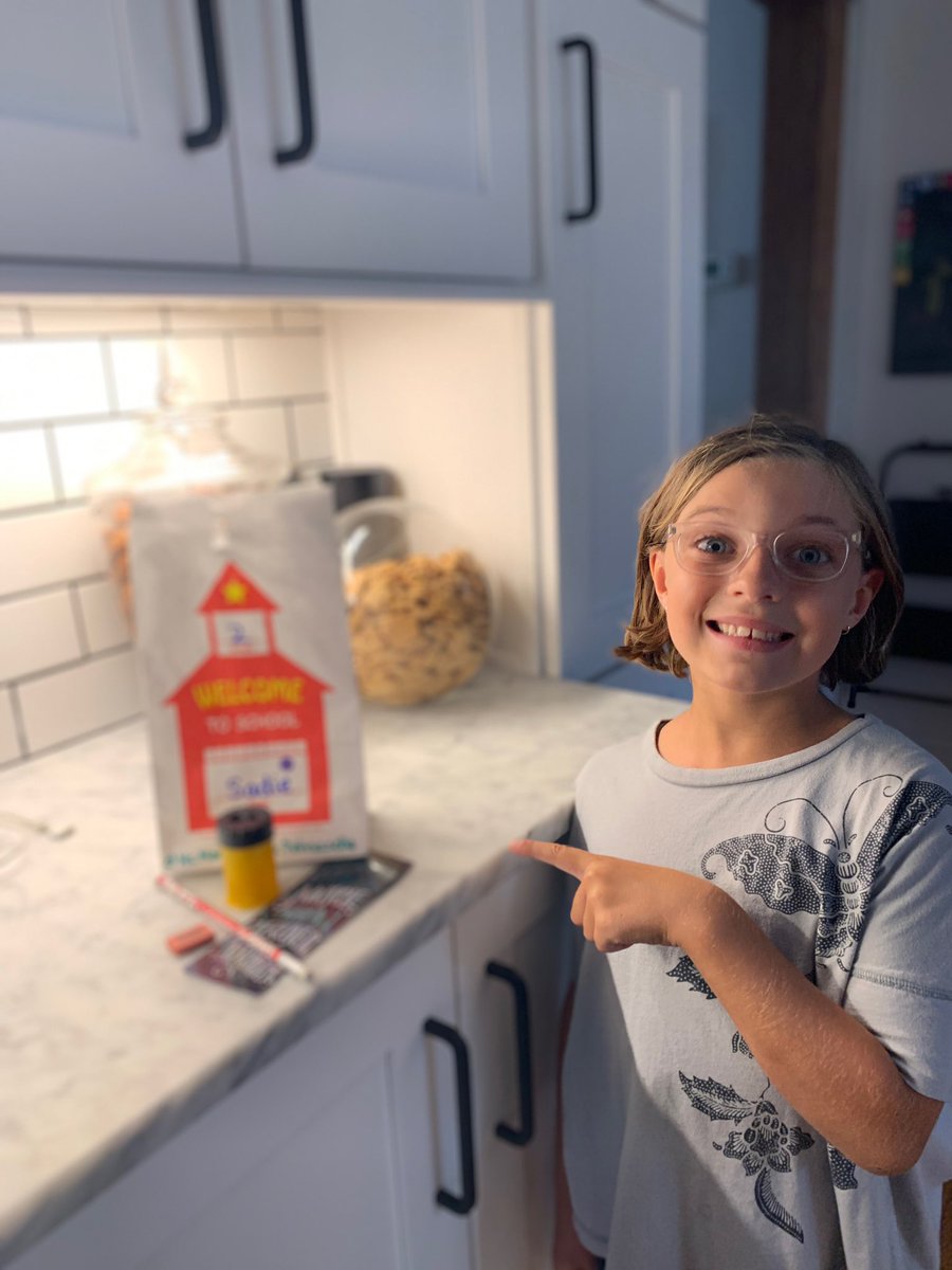 NinaPetruzzella's tweet image. Postcards have been mailed, welcome bags have been dropped off .. now we are all set to meet our new students (virtually) tomorrow! #FirstDayJitters #WeeCanDoIt #WeeLearn @MsMongelli