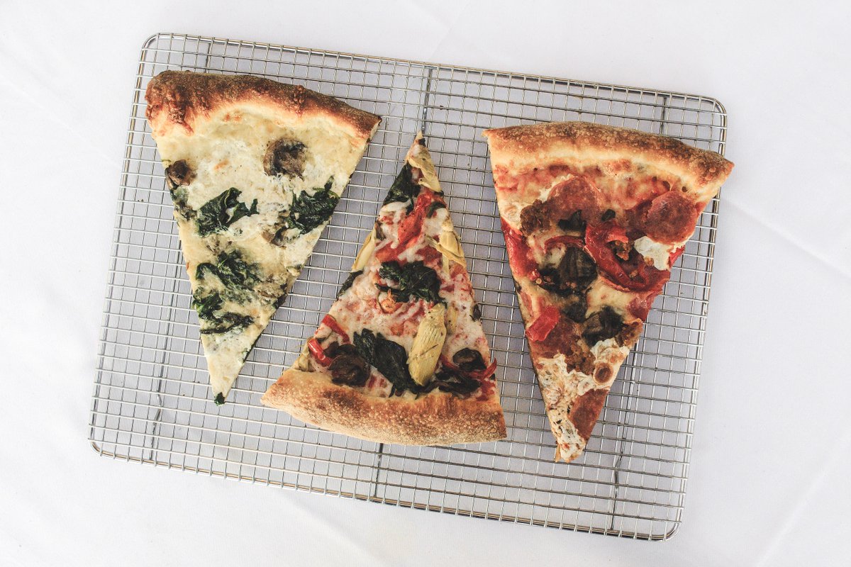 PopUpPizzaLV's tweet photo. No matter how you slice it, you’re awesome. 🍕

#Vegas #PopUpPizza #PlazaLV #DTLV #Pizza #Vegan https://t.co/beLJ4sX3RF