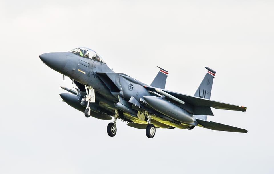 tintininkent's tweet photo. @48FighterWing #planespotting #militaryjet #militarypilot #fighterjet #fighterpilot #AvGeek #f15strikeeagle #492nd #bolars #madhatters #canonphotography #StrongerTogether #ReadyAF #OwnTheSkies #USAF #USAirForce #lowapproach #WeAreLiberty @48FighterWing https://t.co/Wkv9vTUsKk