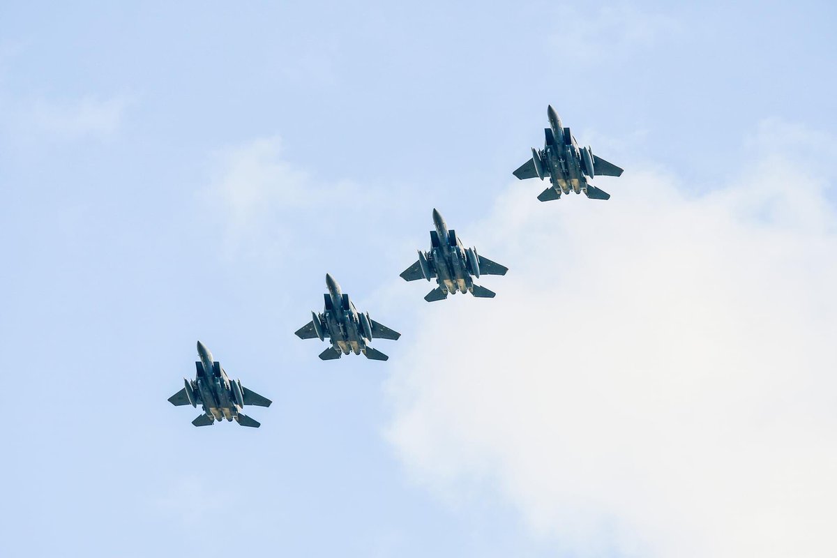 tintininkent's tweet photo. @48FighterWing #planespotting #militaryjet #militarypilot #fighterjet #fighterpilot #AvGeek #f15strikeeagle #492nd #bolars #madhatters #canonphotography #StrongerTogether #ReadyAF #OwnTheSkies #USAF #USAirForce #lowapproach #WeAreLiberty @48FighterWing https://t.co/Wkv9vTUsKk