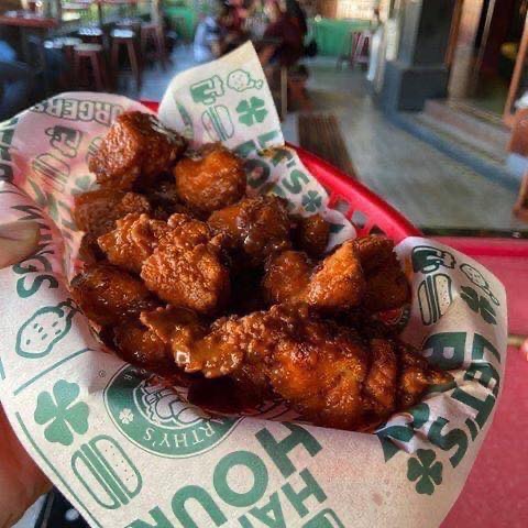 Banda, nos vemos en #McCarthys par rockear con todo en este #MiércolesDeBoneless #LetsRock