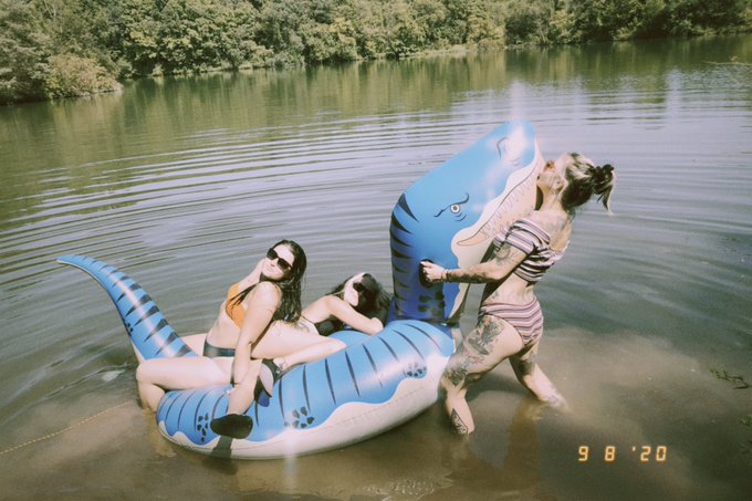 I love you bitches @CherryVonTease @theholycake  🦋💙 https://t.co/HvLo3SpvF2<a class="tags" target="_blank" title="On Twitter" href="/?out=eyJ0eXAiOiJKV1QiLCJhbGciOiJIUzUxMiJ9.eyJpYXQiOjE3MjE2NjAwMDQsImlzcyI6InR3cG9ybnN0YXJzLmNvbSIsIm5iZiI6MTcyMTY2MDAwNCwiZXhwIjoxNzUzMTk2MDA0LCJyZWRpcmVjdF91cmwiOiJodHRwczovL3R3aXR0ZXIuY29tL0NoZXJyeVZvblRlYXNlIn0.nXDvmNjgC1vIgcBWdLZiLmFab7uH19PX0p6GEEnxcFvThpV7pqSLrHjz1JutZnpMygFsGFskbW1CPBk1d0xRJg">@CherryVonTease</a><a class="tags" target="_blank" title="On Twitter" href="/?out=eyJ0eXAiOiJKV1QiLCJhbGciOiJIUzUxMiJ9.eyJpYXQiOjE3MjE2NjAwMDQsImlzcyI6InR3cG9ybnN0YXJzLmNvbSIsIm5iZiI6MTcyMTY2MDAwNCwiZXhwIjoxNzUzMTk2MDA0LCJyZWRpcmVjdF91cmwiOiJodHRwczovL3R3aXR0ZXIuY29tL3RoZWhvbHljYWtlIn0.DwScxJk5-Bacg7oylGSKe4g88SM10yVcwfb--4G5TT07FcxV5-wk4vA-3PYT5qhiNMLg1Jd1dGsjM9z-1-y2pQ">@theholycake</a><a href="/tag/thanku"class="tags"><span>#thanku</span></a><a href="/tag/circusshit"class="tags"><span>#circusshit</span></a>