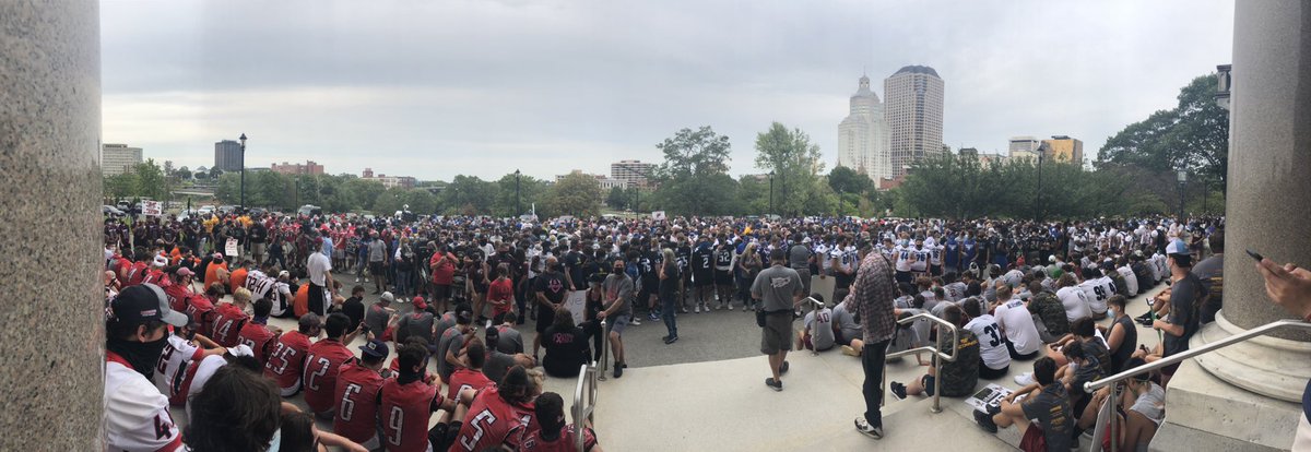KainaniStevens's tweet photo. NOW: Hundreds of high school football players gathering at the statehouse in Hartford. Asking the Governor to step in and #LetThemPlay Live on @FOX61News starting at 5pm https://t.co/XZA3QgdG8d