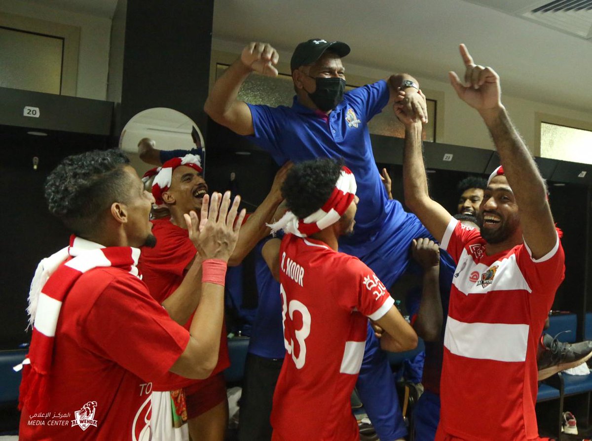 📸⚽ || ⚪🔴

 ما أجمل الفرحة وما أحلى الإنجااااااز

#الوحده_الحزم 
#لمجد_جديد 🏆