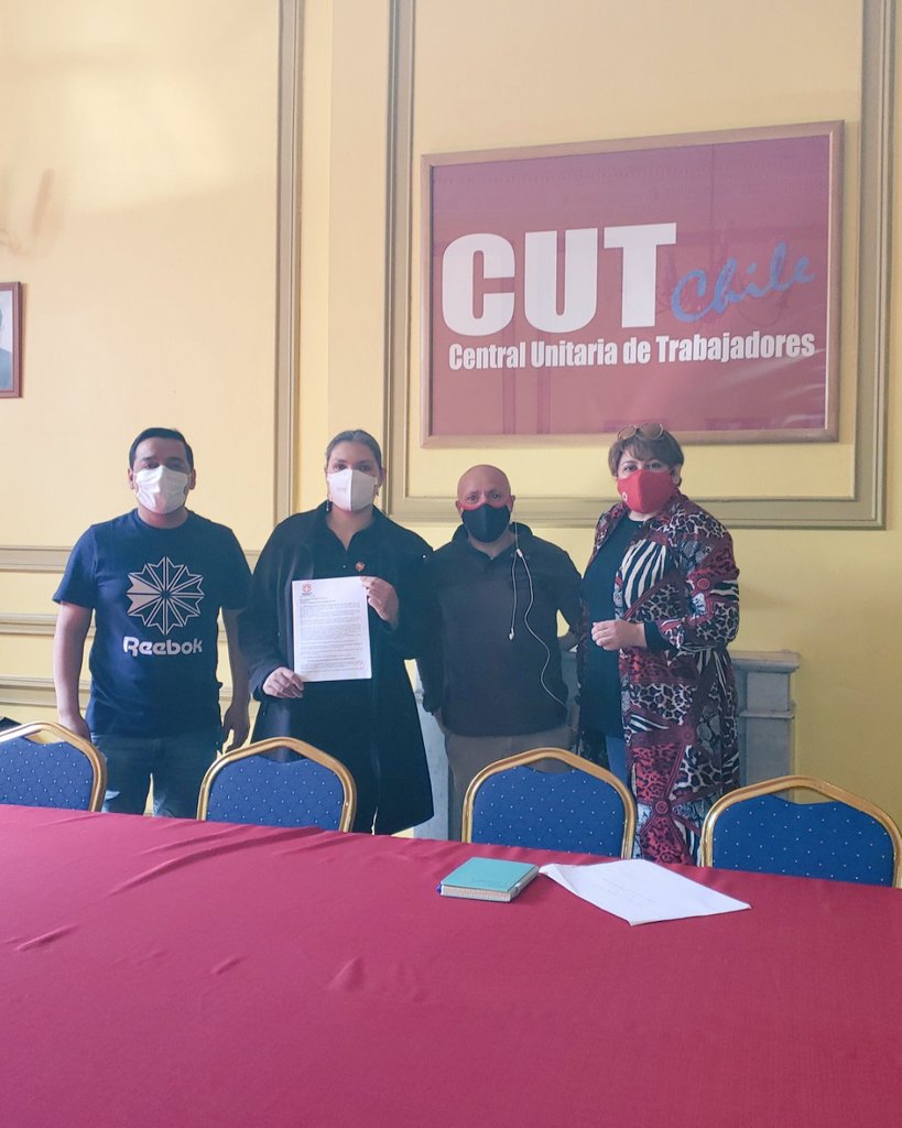 FenatsX's tweet photo. No descansaremos hasta que seamos escuchados y se acaben los abusos del #ServiciodeSaludOsorno, basta de malas practicas en contra de las y los funcionarios de la Salud, basta de Nepotismo y Construcciones a medio terminar o sin comenzar, hoy nos reunimos con @Barbara_figue #CUT https://t.co/DvQOIiEiM3
