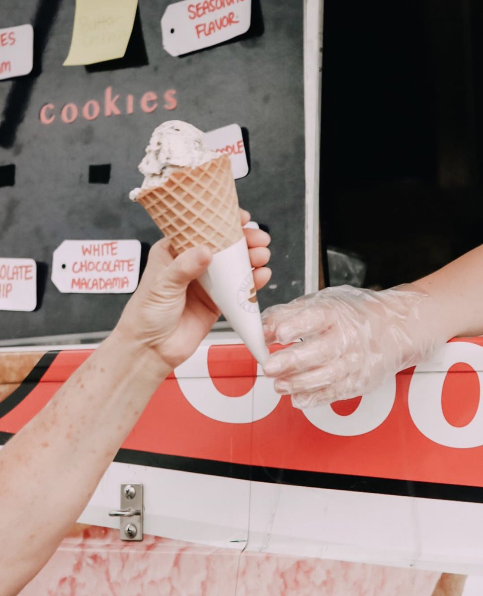 “Reach for the stars ... because even if you fail, you’ll land among the ice cream cones.” 🍦-Some famous and really smart person⠀⠀
📸: <a href="/pokeyoswaco/">Pokey O’s Waco 🍪❤️</a>
#dallasfood #dallasdesserts #texassweets #pokeyos #pokeyosdallas #Icecream #icecreamsandwich #dfweats  #pokeyoswaco