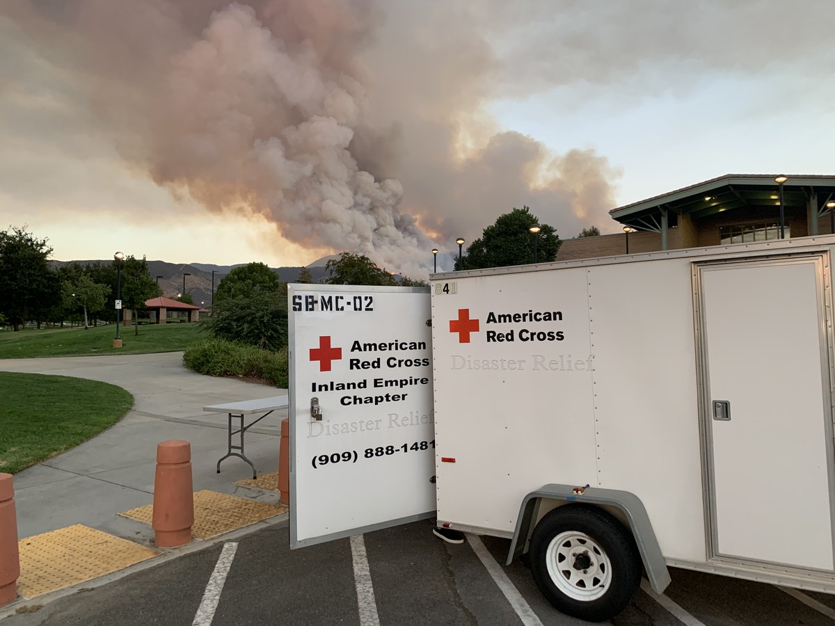 RedCross's tweet photo. What to know about West Coast wildfires:
🔥25 major fires are burning from Northern to Southern California.
🔥348,000+ acres are burning in Oregon. 
🔥333,000+ acres have burned in Washington in just 24 hours. 
Read more: https://t.co/Ph7sybUKFr https://t.co/XKcQVXMuXK