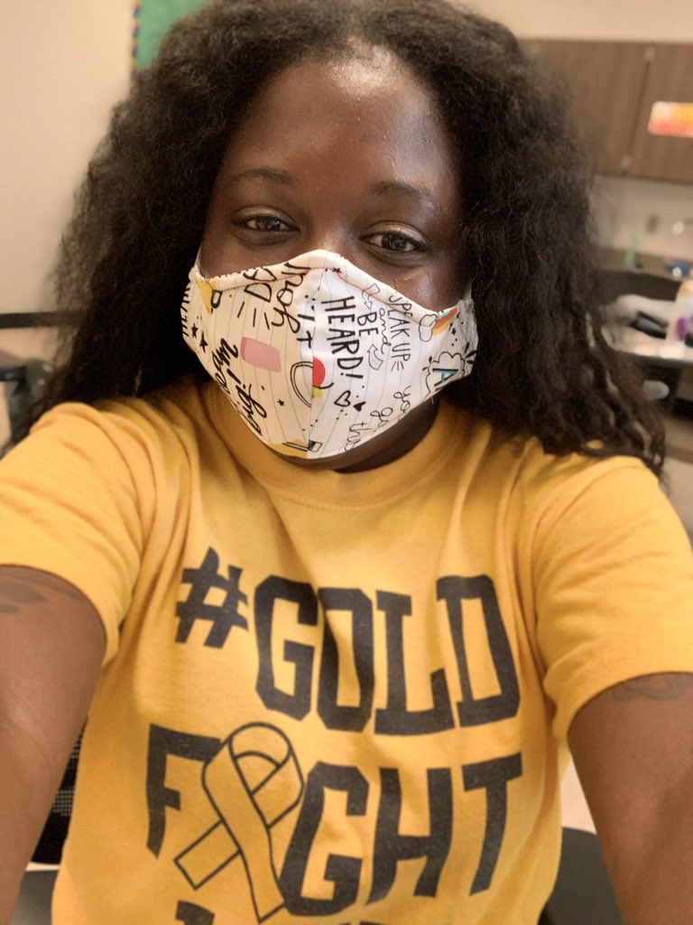 MoniqueW_WLMS's tweet photo. Go gold or go home 💛💛💛💛💛💛 #wlms #spiritweek #GoWolves #childhoodcancerawareness #goldfightwin https://t.co/eJugsDI9T5