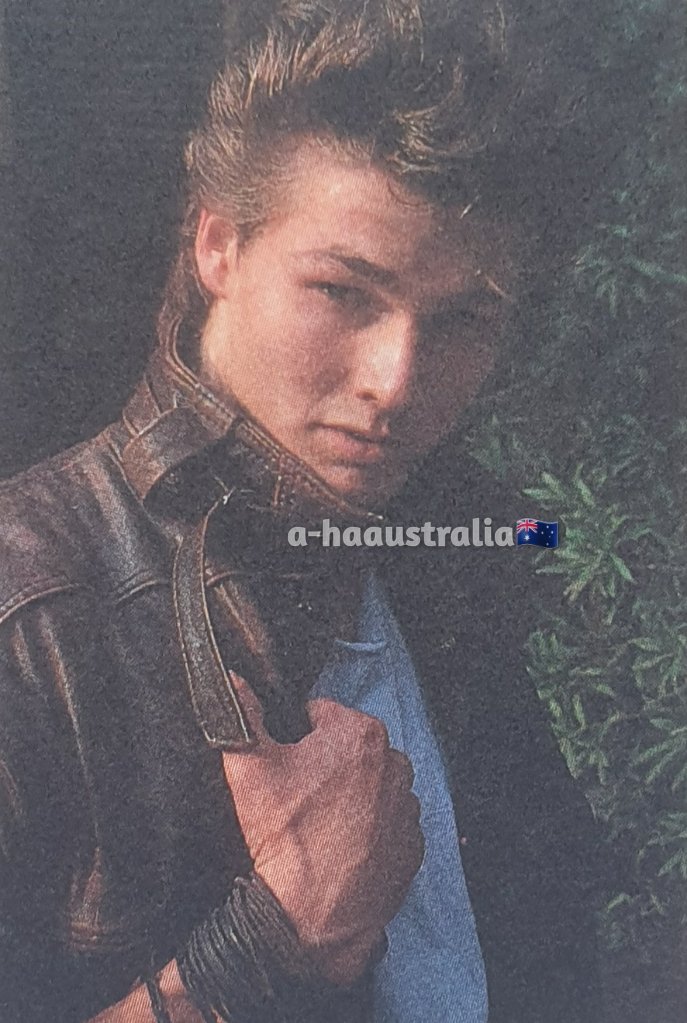 Here is another rare photo of Morten for you all that was taken in Japan on their promo tour in 1985
📸 MARI NAKAMURA 
 
#aha #magnefuruholmen #80sladies #norway #debutalbum #80smusic #rockstar  #newwave #singer #photooftheday #takeonme #synthpop #nineteeneightyfive #japan