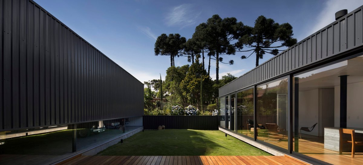 fadearchitects's tweet photo. Simplisity in volumes.
Metal, Timber and Concrete, for this great lake house.

Project: CASA DE LATA
Architect: SAUERMARTINS, Brazil
Photos: FEDERICO CAIROLI, CÁSSIO SAUER https://t.co/xI4ru69Spd