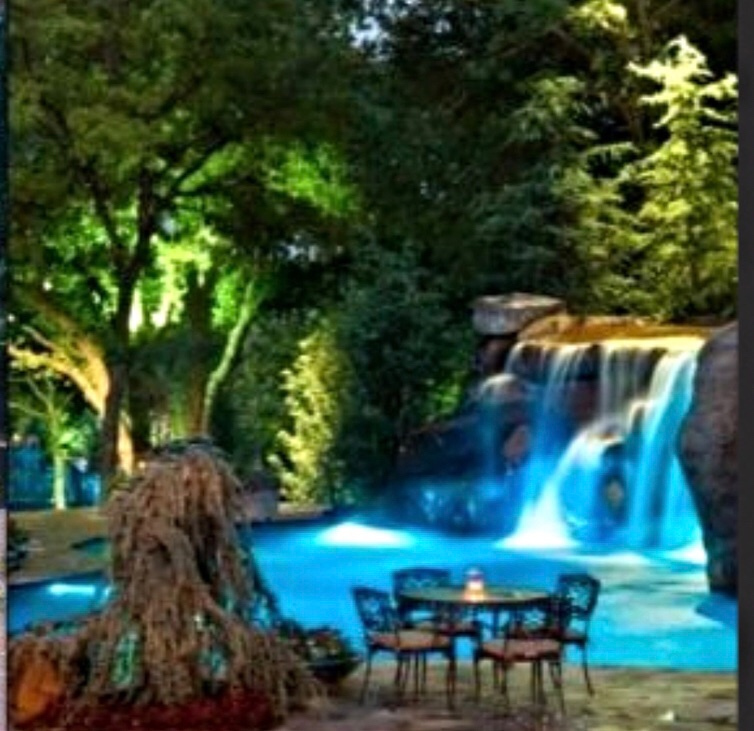 CavinessLdscp's tweet image. Before &amp;amp; After - Caviness can take a dilapidated pool and turn it into the ultimate staycation!  See more of this Twin Creek Farms project l8r.it/nHvj #poolkings #diynetwork #coolpools #hgtv #caviness #outdoorliving #swimmingpools #staycation #grottos