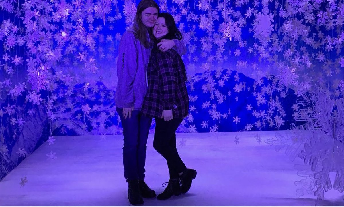 lovelyloevlie's tweet photo. Happiest 21st to the light of my life. I adore you 🍯 🍸 https://t.co/8s5dJk8gS7