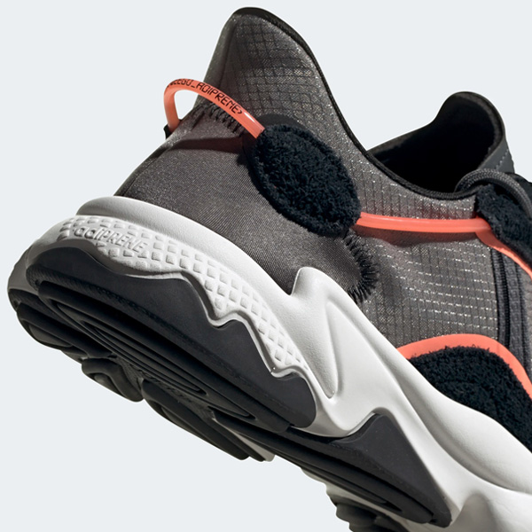 ozweego signal coral