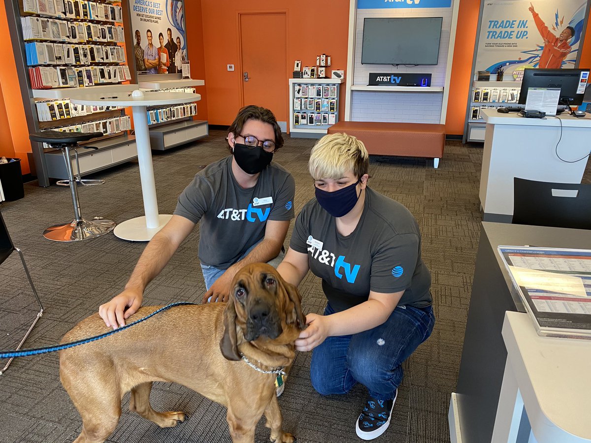 We had a visit from South fayette’s search and rescue blood hound today!!