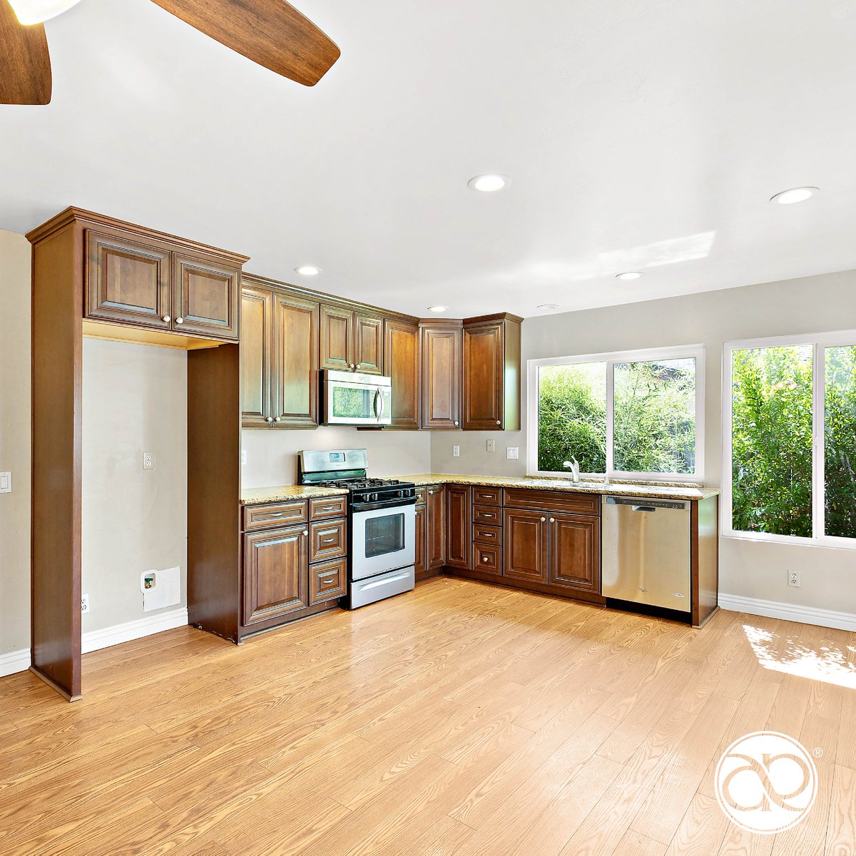 justintye's tweet photo. JUST LISTED
11214 Linares St, San Diego, CA 92129
$466,900 | 4 bed | 3 bath | 1,667 sq.ft. | 6,300 sq.ft.
Contact Zandra Ulloa at 619-913-2703 or email ZandraU@ActiveRealty.com #sandiego #ActiveRealty #Actvre #RealEstate #DRE01850884 https://t.co/sMimlQ5asj