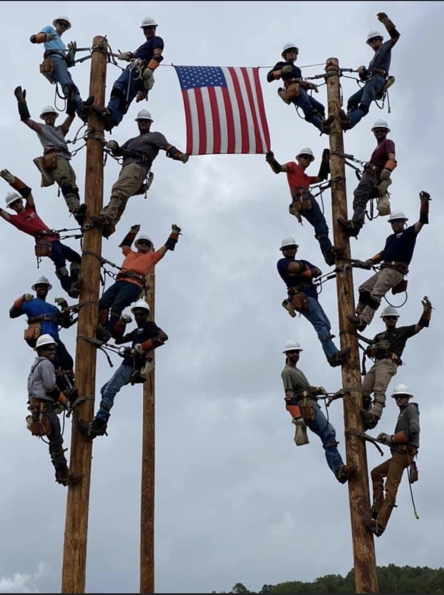 Shantstan's tweet image. Well done @Dstan01 we are so proud of you‼️ Congratulations to all the students who graduated from the @ForsythTechCC Electrical Lineman program! #class49 
#AchievingtheDream #ProudMom 🥰 
#WednesdayReward 🥾⚡️🤘🏽