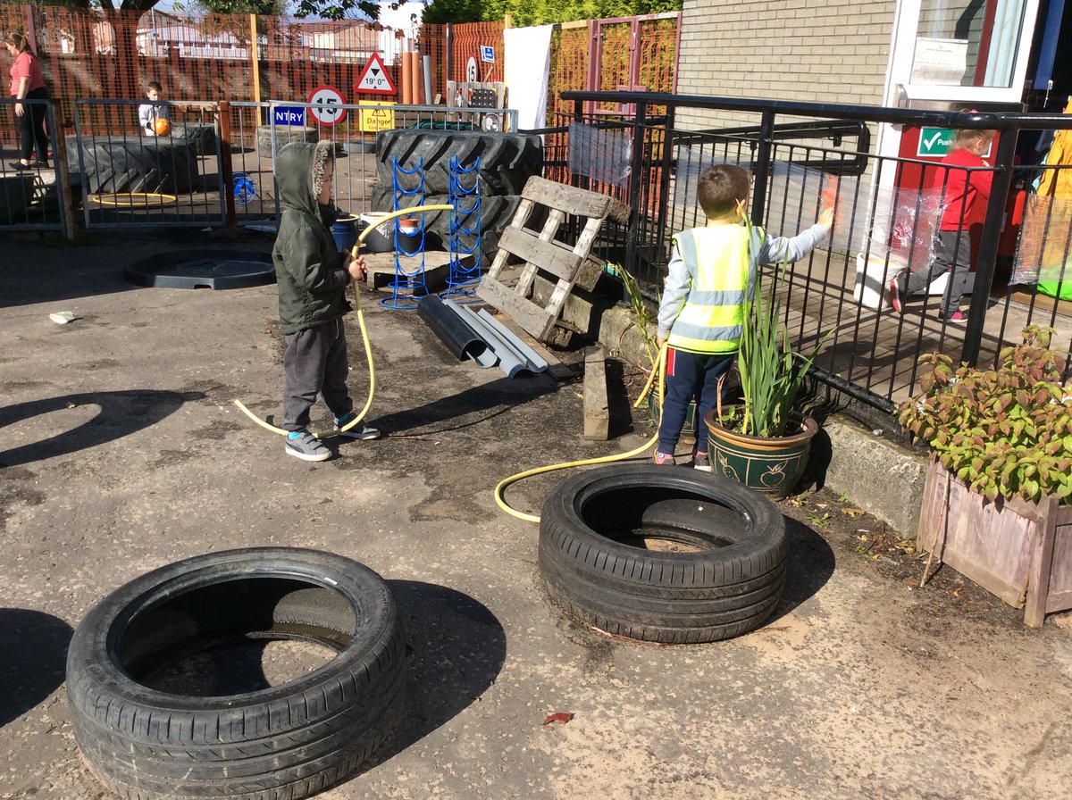 SacredHeartELC's tweet photo. We have been pretending to be the fire brigade, putting out 'fires' in the garden, climbing ladders and pouring water through our hoses. We showed great teamwork and problem solving skills. #PeopleWhoHelpUs #LittleHeroes #BigThingsStartSmall https://t.co/LaTwx5Jdce