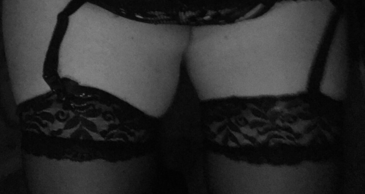 smartypants196's tweet photo. #stockings #nylons #panties #knickers https://t.co/W1BHh7luli