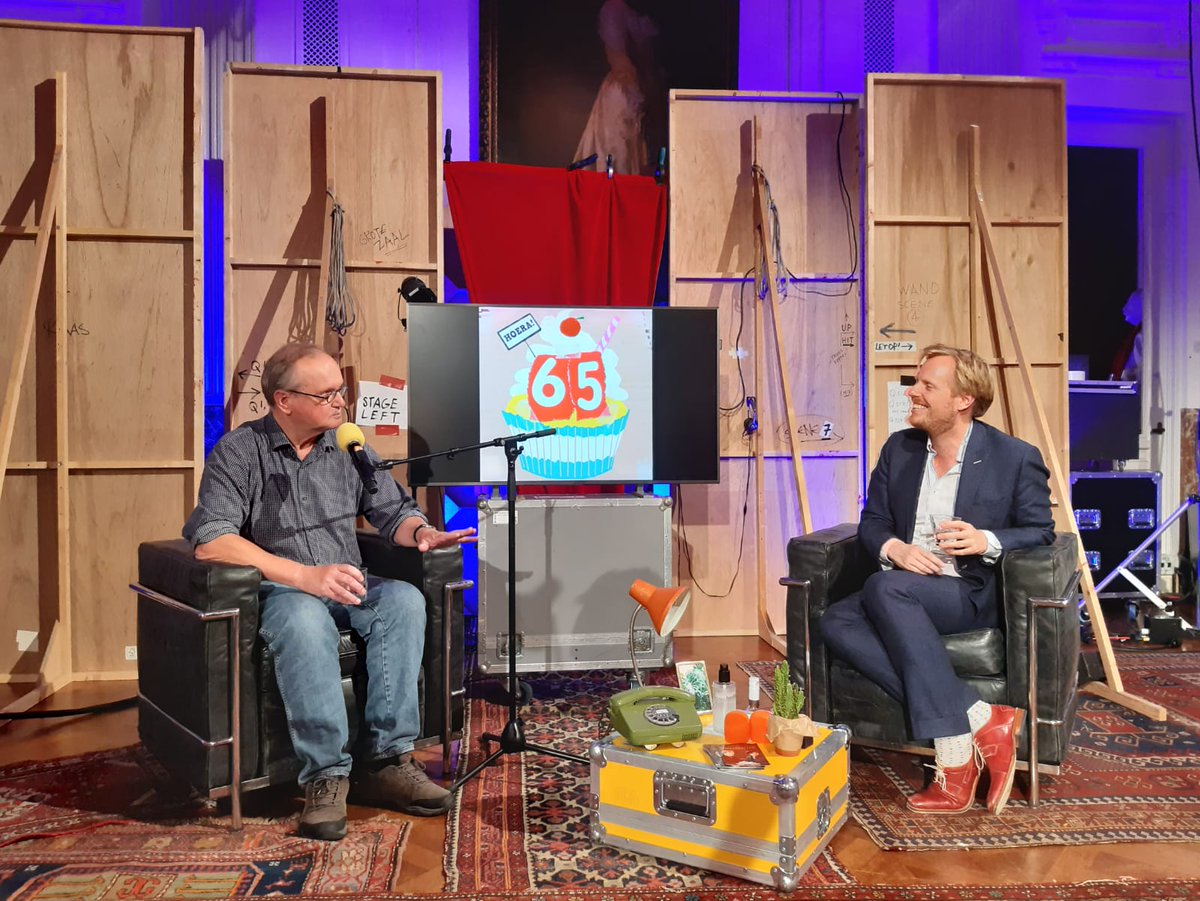 Het was weer een erg mooie avond. Met dank aan alle zomaargasten voor hun inspirerende, grappige, aangrijpende verhalen. En dankjewel <a href="/theaterfestival/">Nederlands Theater Festival</a> dat we er mochten zijn!