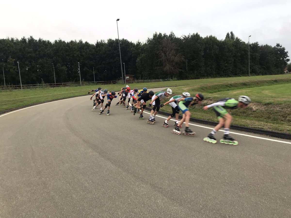 annamarieskate's tweet photo. Laatste skeelertraining van ‘t seizoen in Herwijnen goed afgesloten. Bedankt gemeente @WestBetuwe dat we zo snel in Coronatijd terecht konden op jullie mooie baan, door snelle communicatie en samenwerking met jullie mensen van sport. We komen volgend jaar graag terug. @Deltalent https://t.co/Oqs8yUa9pD