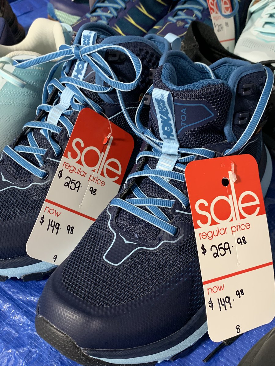The Right Shoe tweet media