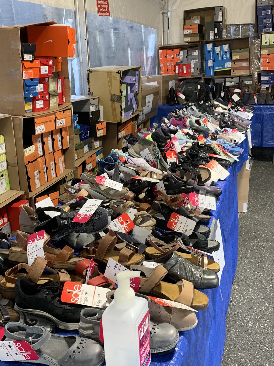 The Right Shoe tweet media
