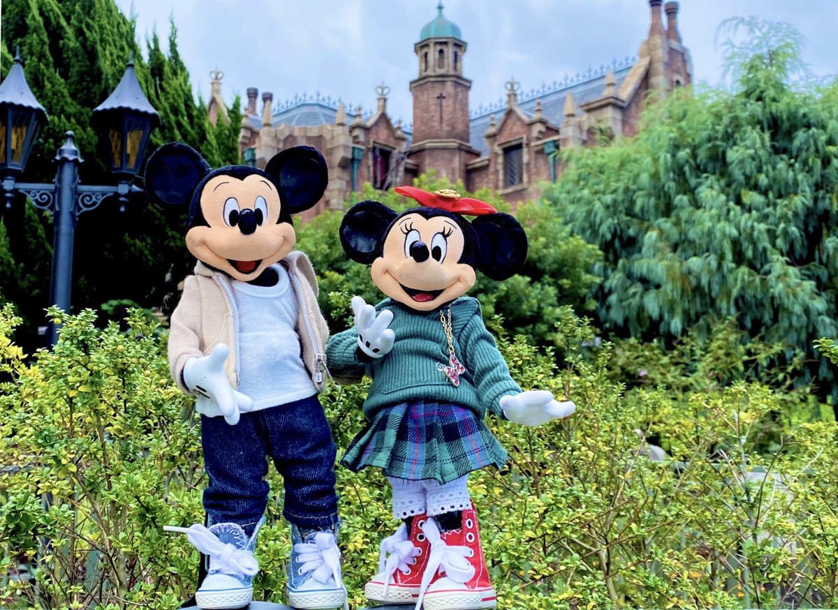 ひゅうま No Twitter もしもミッキーとミニーがディズニーランドに遊びに行ったら ホーンテッドマンションに行くなら 1000人目のゴーストにならないようにきをつけて カップルで行くと 夫を亡くして幽霊になった花嫁が嫉妬してイタズラしてくるって噂です