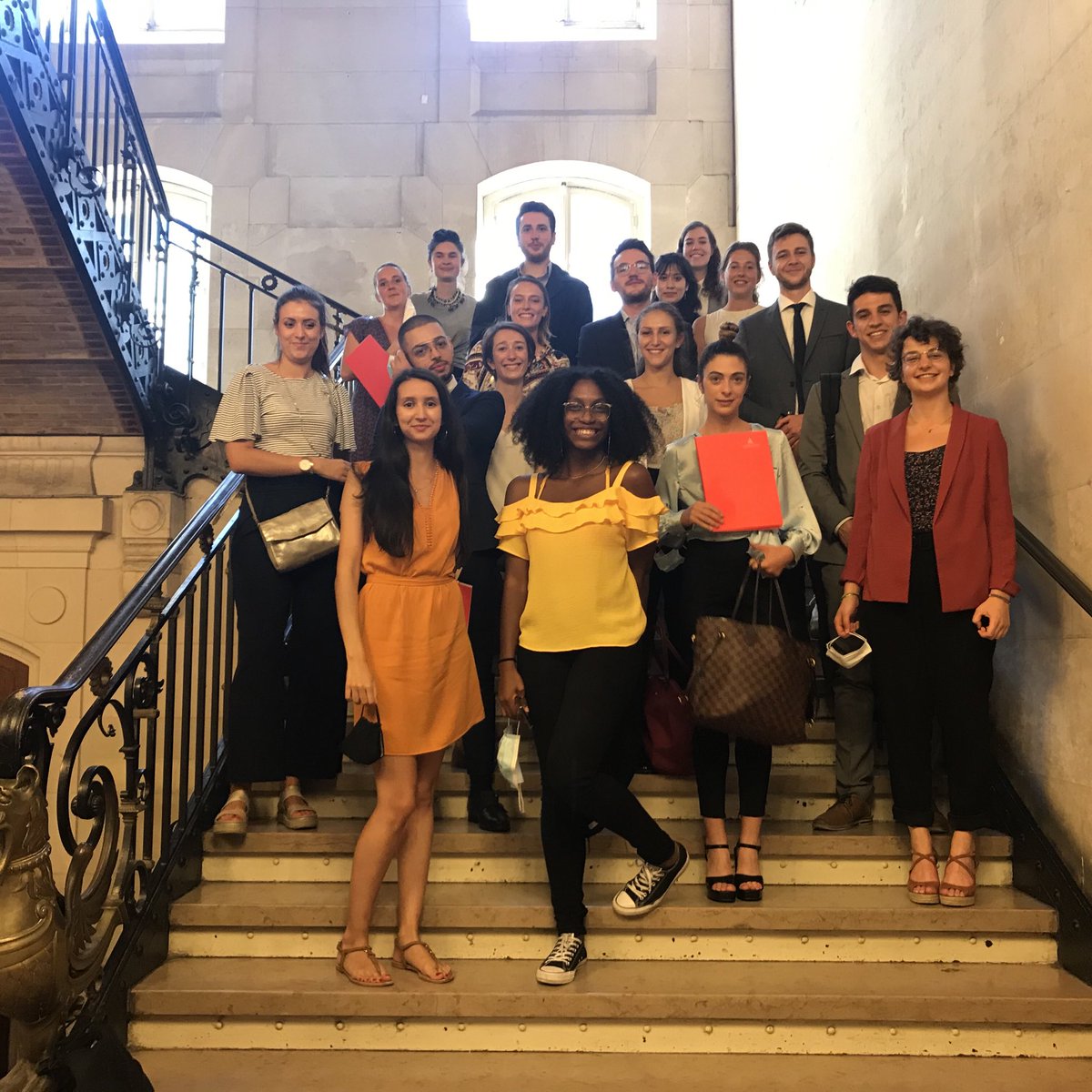 OlivierForcade's tweet photo. La promotion diplômée du master Relations internationales de Sorbonne Université et Paris 2 2018-2020 : de remarquables jeunes internationalistes entrant dans les métiers à l’international. https://t.co/sasIb5kAIx