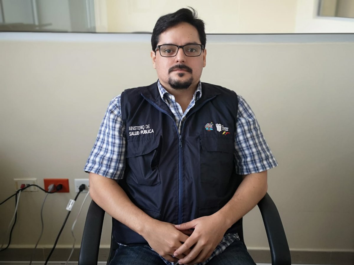 HGMonteSinai's tweet photo. La gerente del @HGMonteSinai, @DraKarliVelezG, posesionó como nuevo director Médico Asistencial a @mdgeofalconi. El galeno posee una especialidad en cirugía plástica y cuenta con una amplia experiencia en el sector público y privado dentro y fuera del país. #ActivadosPorLaSalud https://t.co/BZnTTL4NOb