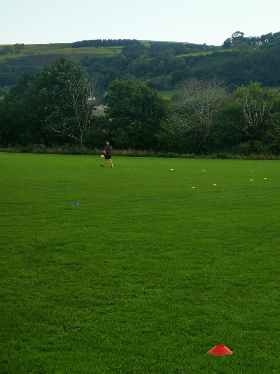 CRBroGwernant's tweet photo. Head coach @davies_gwyndaf in charge of the cones again #trainingprep #towerfields #llanrfc https://t.co/jTpRCpzoAs