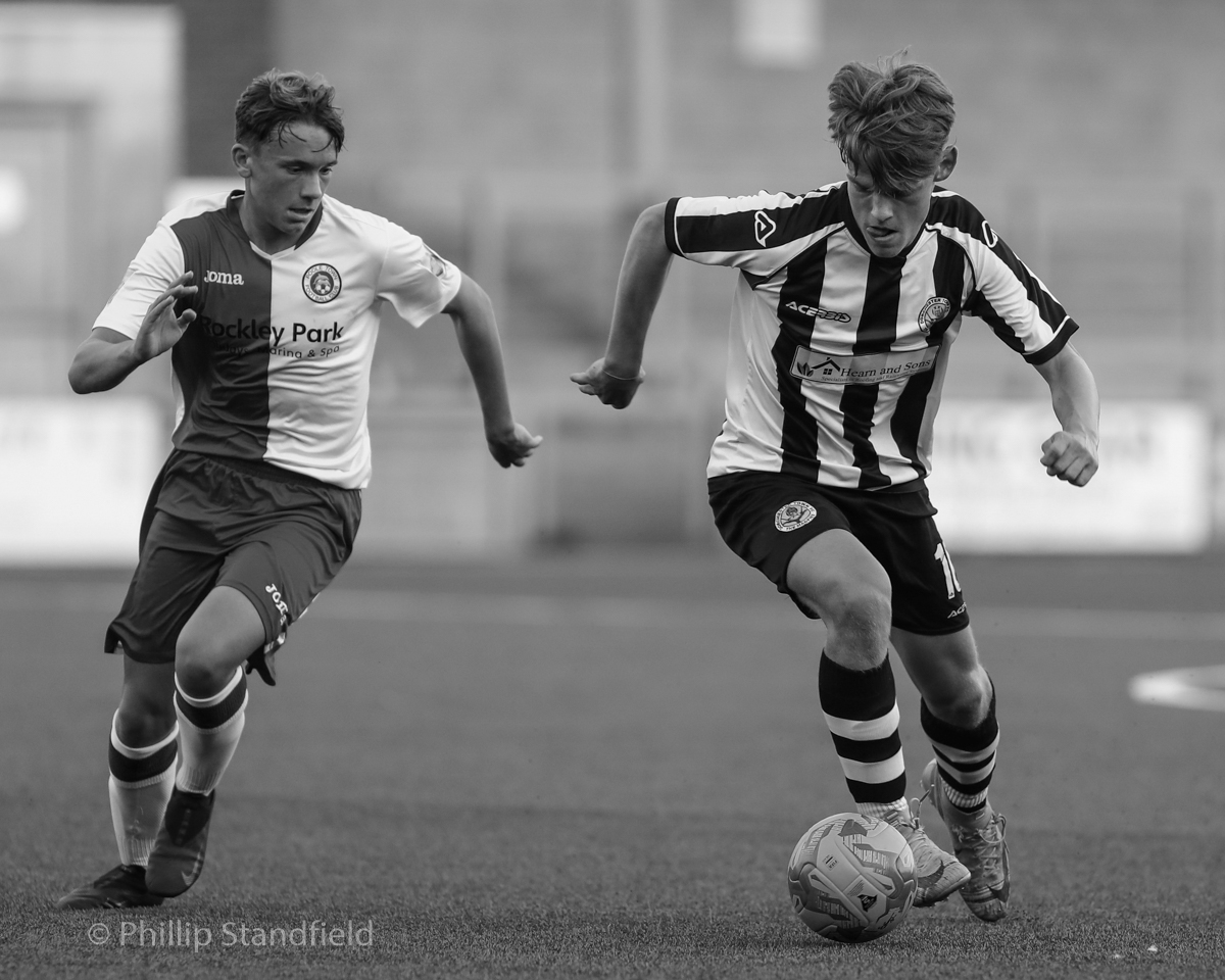 philstandfield1's tweet photo. Just going through the pictures from tonight's FA Youth cup game, Dorchester v Poole and think this one looks ok in black n white #WEAREDORCH #WeAreDorch @DorchYouthFC https://t.co/aR5uLZMtnN