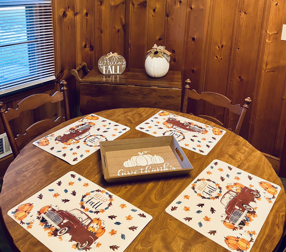 Just ignoring the fact that it’s 90 here today and admiring my fall decor! 😂 #basic #falldecor