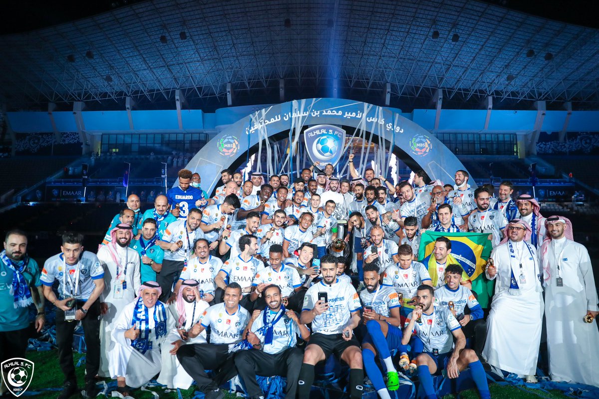 🎶 خل غيررررررك يعدّوووون 🏆💙🤩

#زعيم_الدوري 
#كبير_آسيا