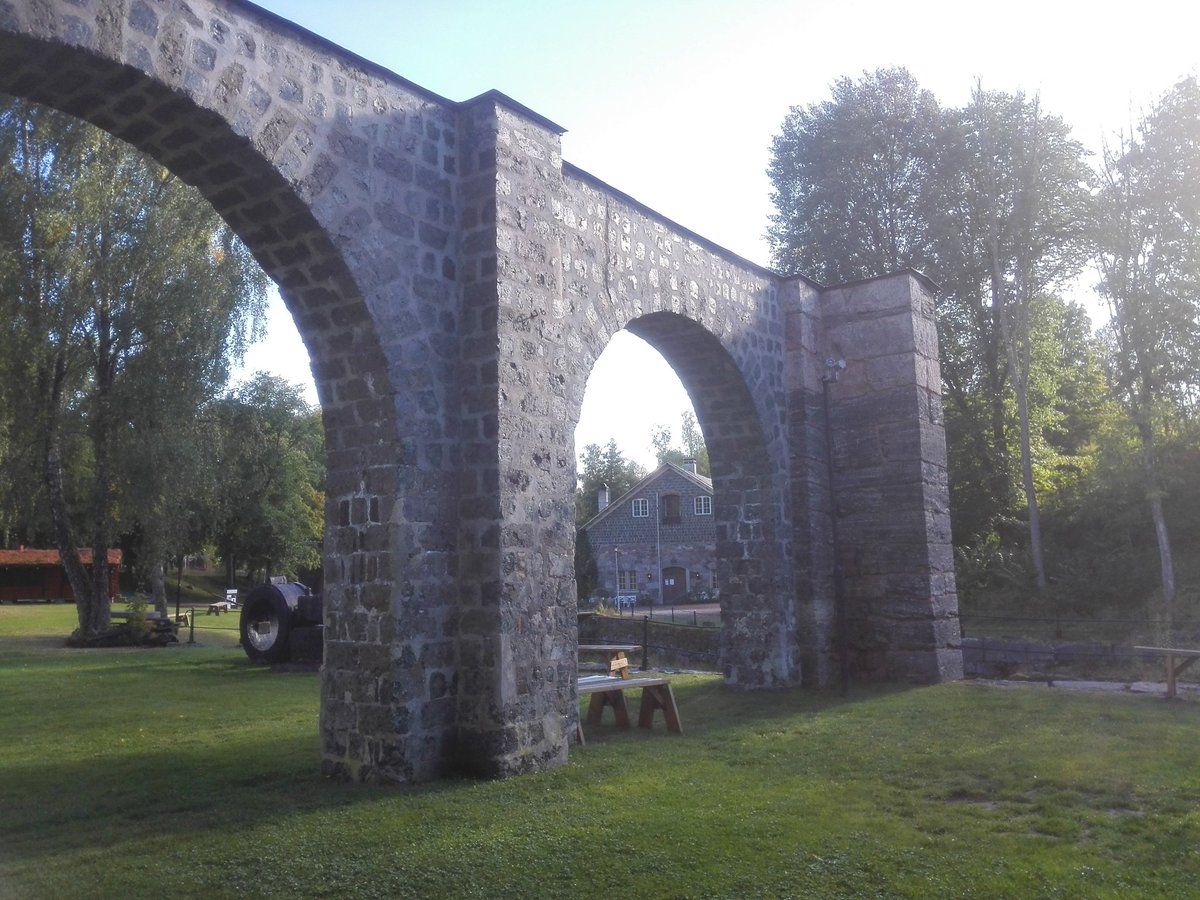 kristallnaach's tweet photo. Ich glaube..ihr kennt sie auch noch 😍 war doch meine Free #Wifi-Zone
#Borgvik's #Hyttruinen #Grums #Grumskommun #Elchenländle18
#Elchenländle20 #Schweden20
😀#Urlaub 🇸🇪 im #Värmland20 https://t.co/YXmBnKVvvc