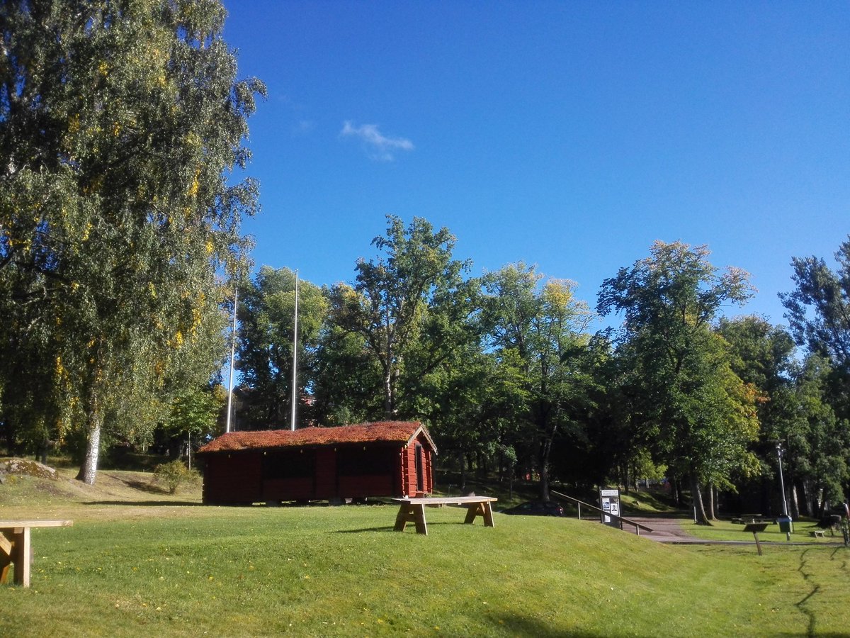 kristallnaach's tweet photo. Ich glaube..ihr kennt sie auch noch 😍 war doch meine Free #Wifi-Zone
#Borgvik's #Hyttruinen #Grums #Grumskommun #Elchenländle18
#Elchenländle20 #Schweden20
😀#Urlaub 🇸🇪 im #Värmland20 https://t.co/YXmBnKVvvc