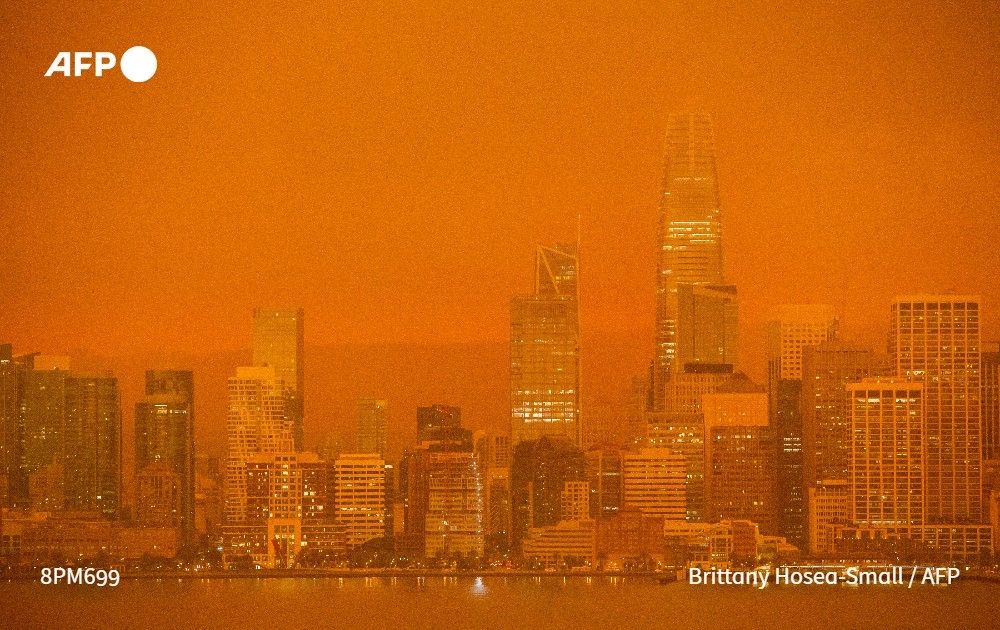 AFP's tweet photo. People in San Francisco and elsewhere in California woke Wednesday to a deep orange sky that triggered apocalyptic visions in a year already rife with disturbing events https://t.co/jQDr2dsSSW https://t.co/LLkDgfPG98