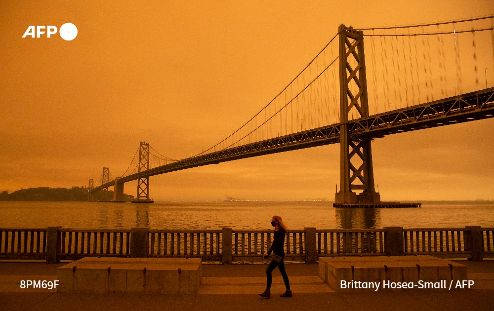 AFP's tweet photo. People in San Francisco and elsewhere in California woke Wednesday to a deep orange sky that triggered apocalyptic visions in a year already rife with disturbing events https://t.co/jQDr2dsSSW https://t.co/LLkDgfPG98