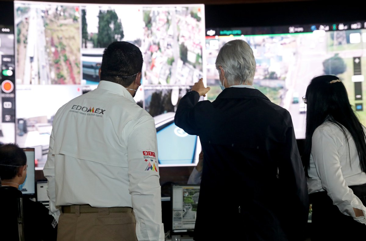 alfredodelmazo's tweet photo. Desde el C5 de #Ecatepec, controlamos una parte muy importante de nuestros sistemas de videovigilancia; entre ellos, los drones. https://t.co/F7mWYprVxn