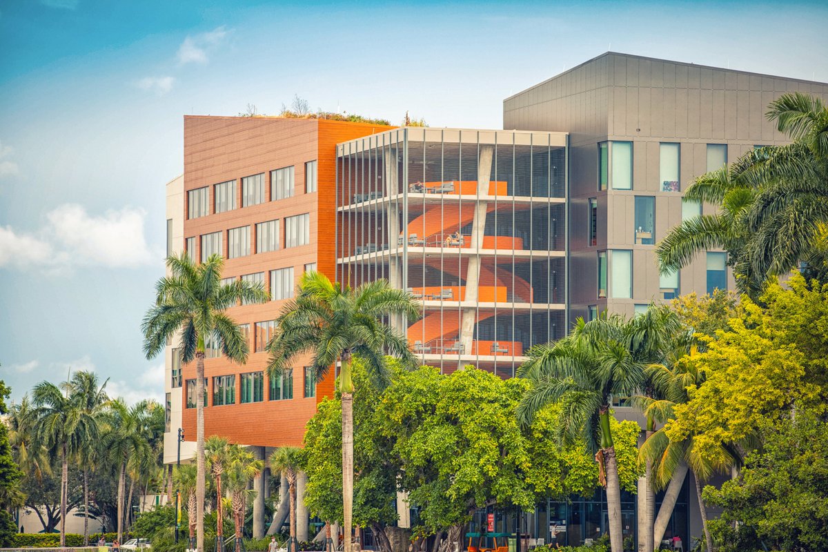 univmiami's tweet photo. On a scale from 😍 to 😍😍😍 how amazing are these views? #umiami https://t.co/bblvjwHHEI