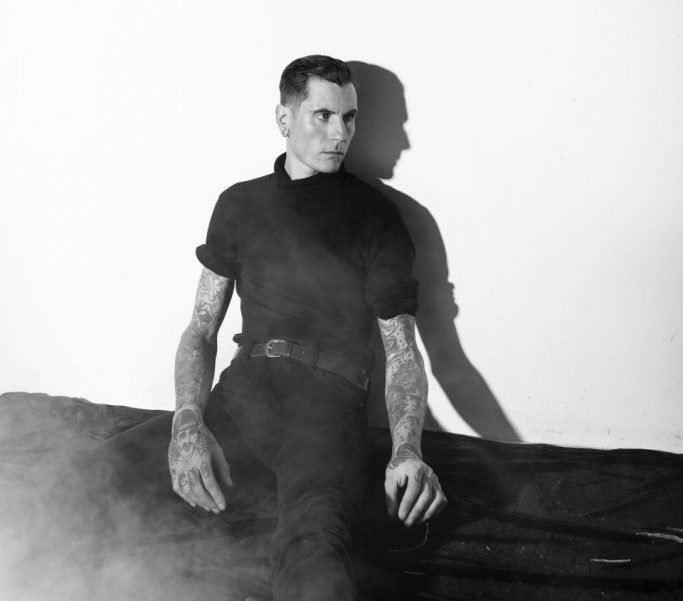 Amigos los invitamos a ver el video lyric del nuevo single de <a href="/adelinvierno/">Arranquemos</a> llamado "Salto al Vacío" 😌🎶foros.fotech.cl/index.php?/top…