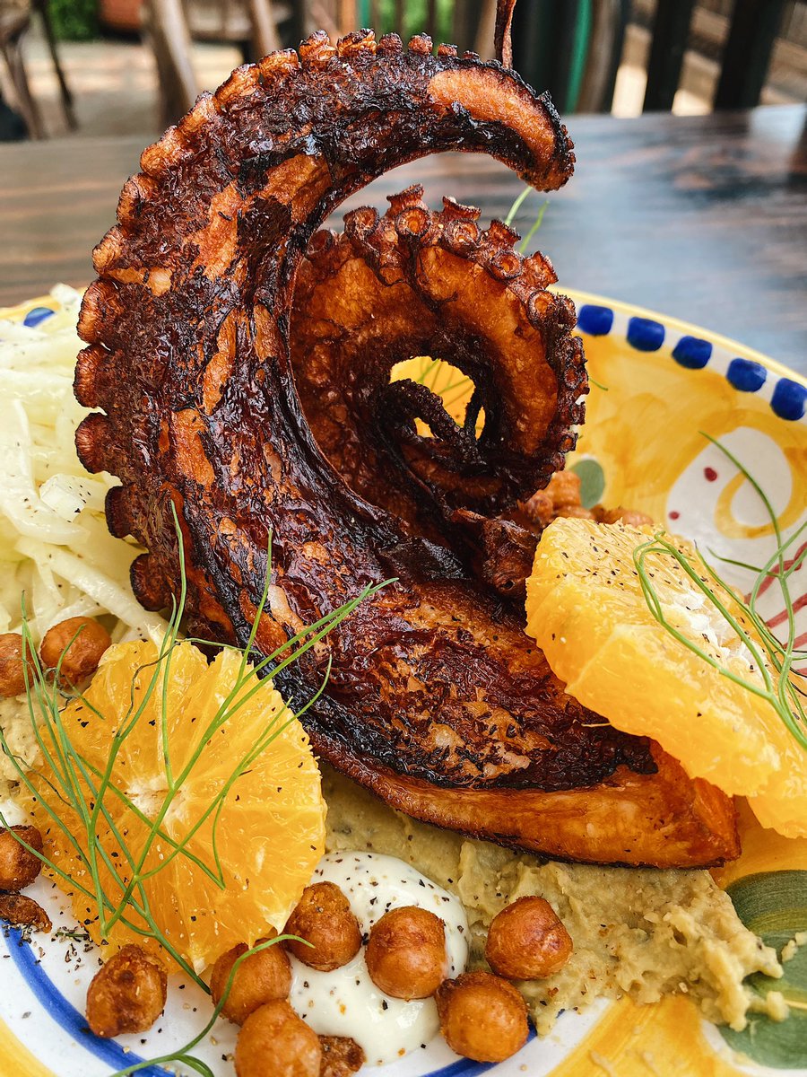 yoitsholly's tweet photo. took myself on a little lunch date at #Cesarina
- crispy octopus, chickpea purée, roasted chickpeas, fennel, orange. maybe my favorite octopus in #sandiego rn.
- mafalde, funghi sauce, added guanciale and black truffle because i deserve https://t.co/6dXpH20JZp
