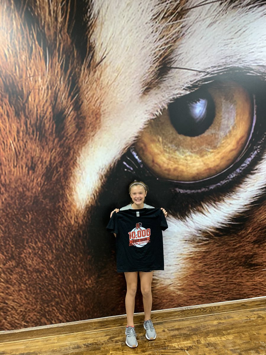 Eric_Mounsey's tweet photo. Congratulations to Grace Fry on reaching the 10,000 shot club! She is putting in time and working hard! She is our eighth @BHSGirls_Hoops youth player to reach this goal! Great job! 🏀 🏀 🏀Keep working! Who is next? #pursueexcellence https://t.co/hlEG8WaxTj
