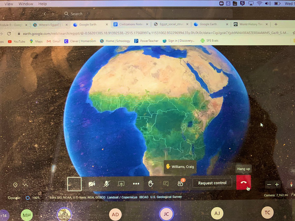 DrNHenderson's tweet photo. Popped into a few classes at @LongfellowSTEM & @IPS_ArlingtonMS today . Great to see so many of our MS students engaged in #IPSRemoteLearning https://t.co/KLMTGKn74e